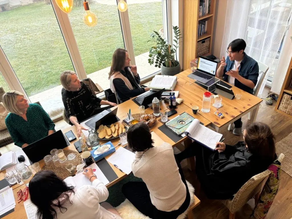 KI-Workshop mit Stephen Weingand und einer kleinen Gruppe